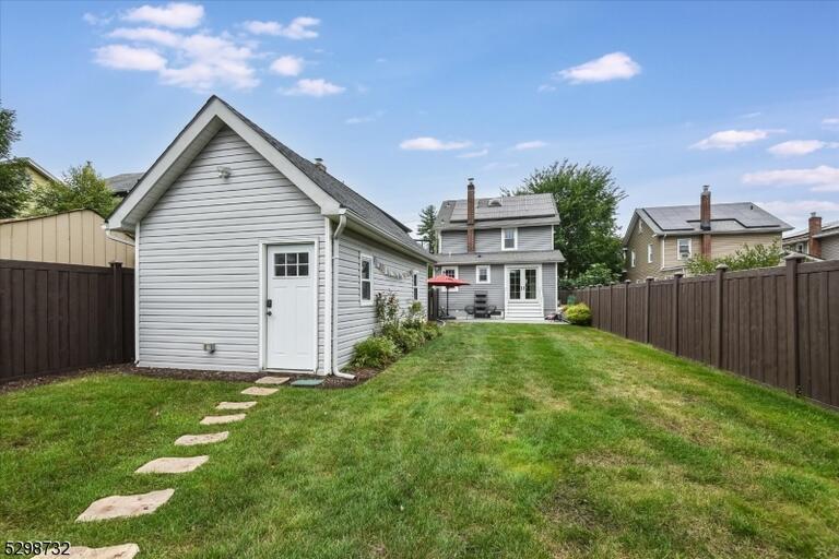 Property listing MLS 4048926 photo 27
