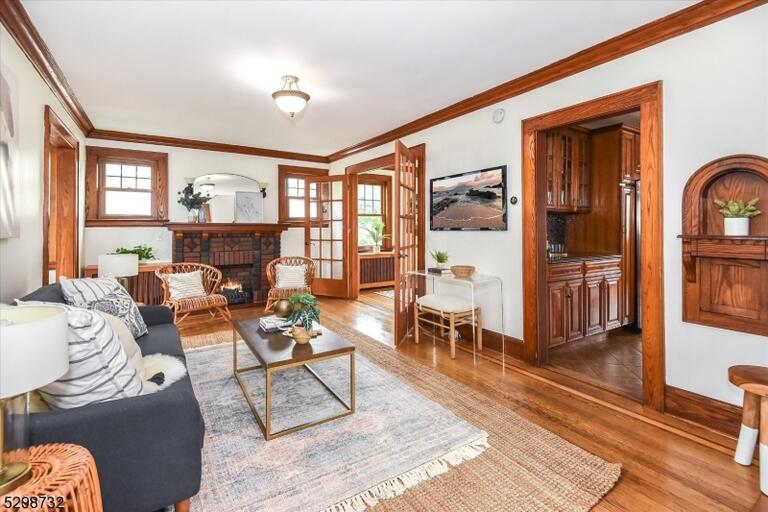 Property listing MLS 4048926 photo 5