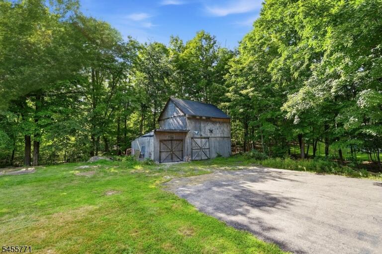 Property listing MLS 4048932 photo 26