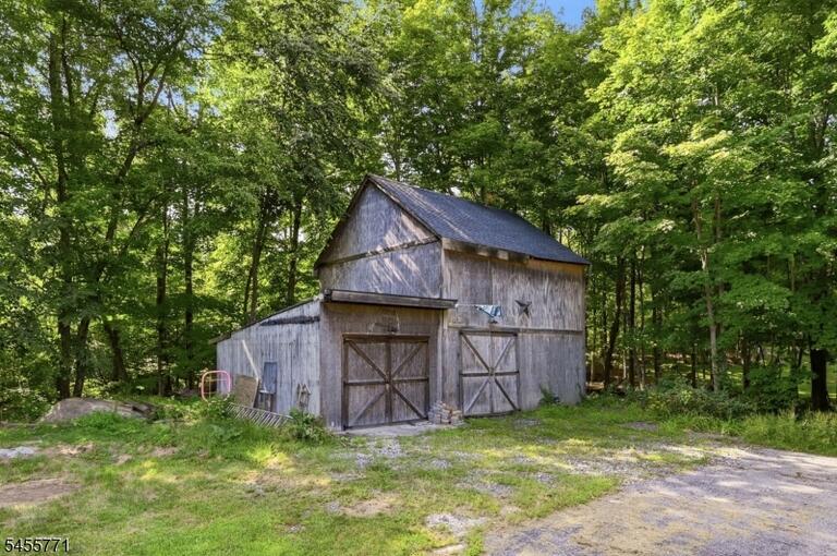 Property listing MLS 4048932 photo 27