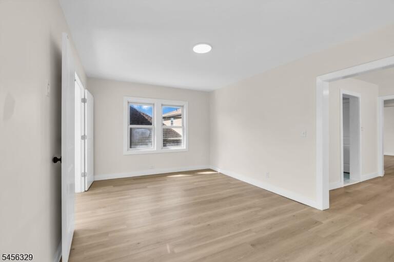 Property listing MLS 4048941 photo 25