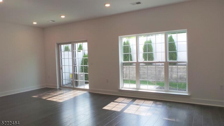 Property listing MLS 4048953 photo 4