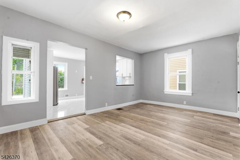 Property listing MLS 4048963 photo 8