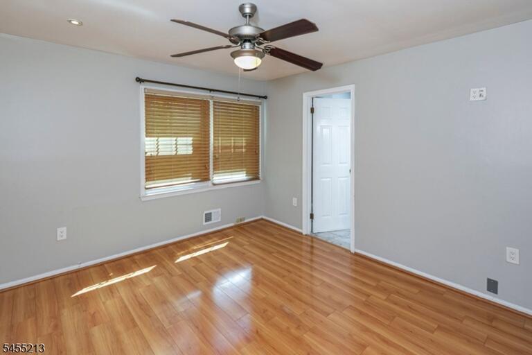 Property listing MLS 4048979 photo 21