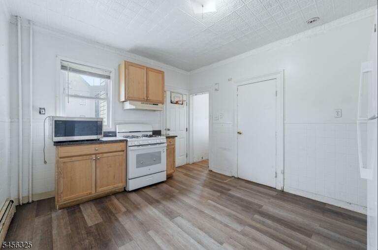 Property listing MLS 4048986 photo 11