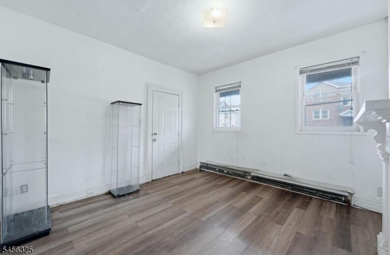 Property listing MLS 4048986 photo 6