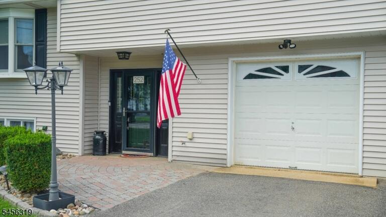 Property listing MLS 4049004 photo 37