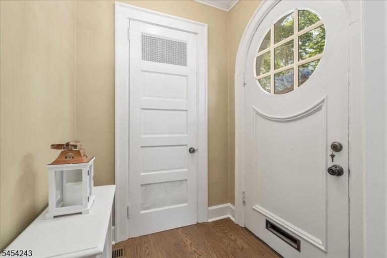 Property listing MLS 4049018 photo 5