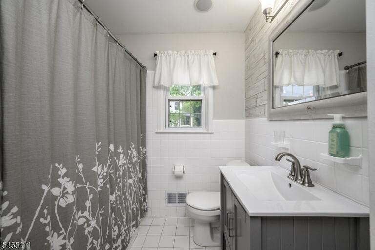 Property listing MLS 4049026 photo 12