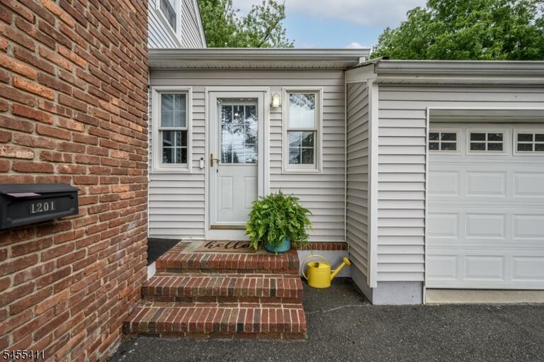Property listing MLS 4049026 photo 28