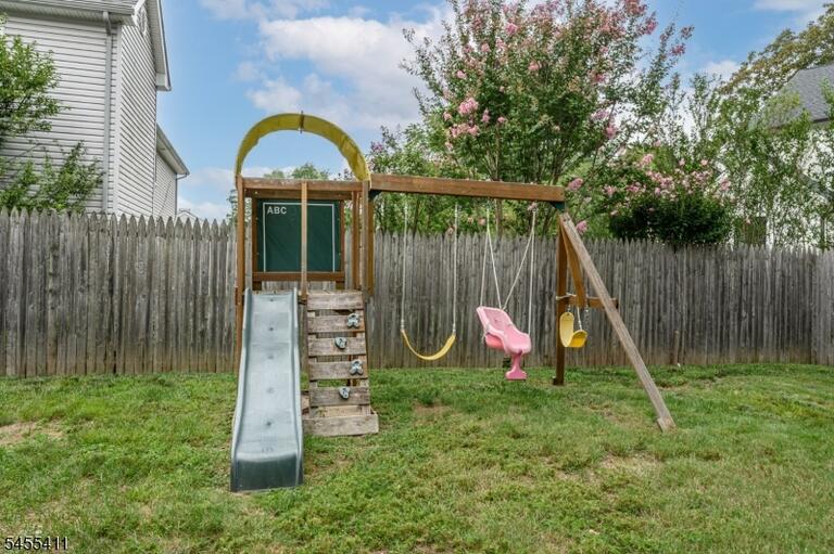 Property listing MLS 4049026 photo 32