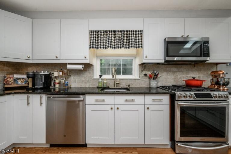 Property listing MLS 4049026 photo 7