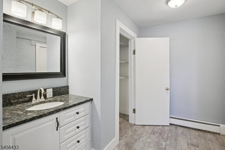 Property listing MLS 4049042 photo 16