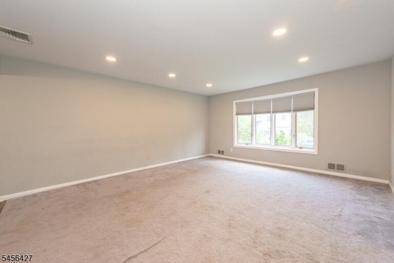 Property listing MLS 4049070 photo 5