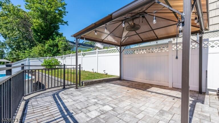 Property listing MLS 4049075 photo 31