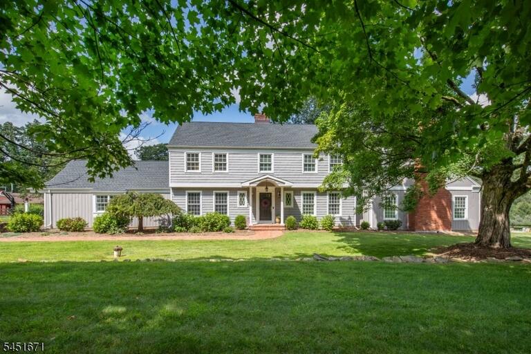 Property listing MLS 4049086 photo 2