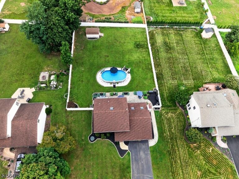 Property listing MLS 4049088 photo 4