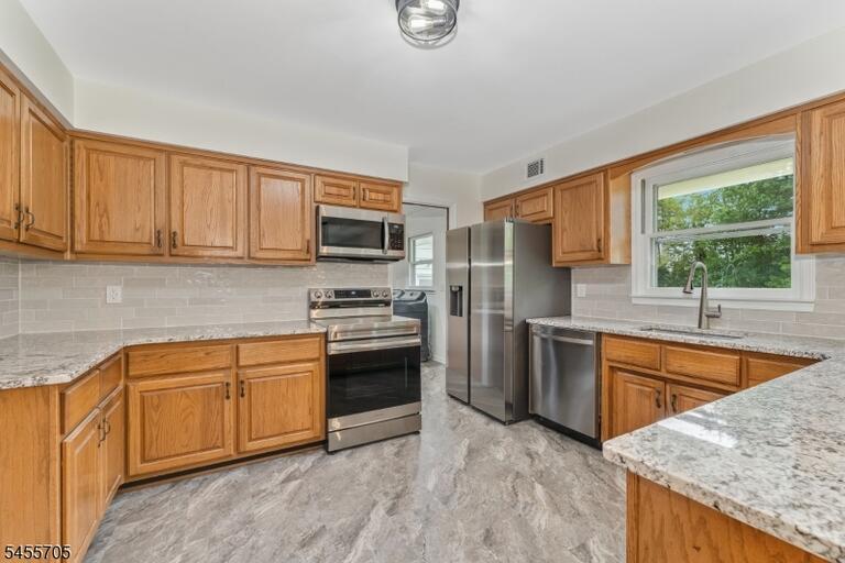 Property listing MLS 4049091 photo 8