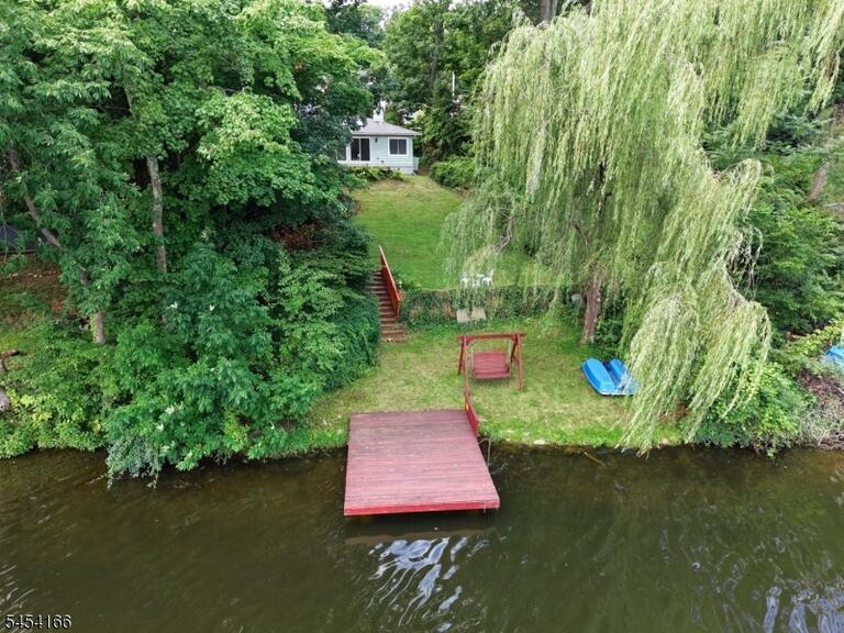 Property listing MLS 4049100 photo 22