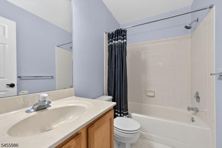 Property listing MLS 4049102 photo 24