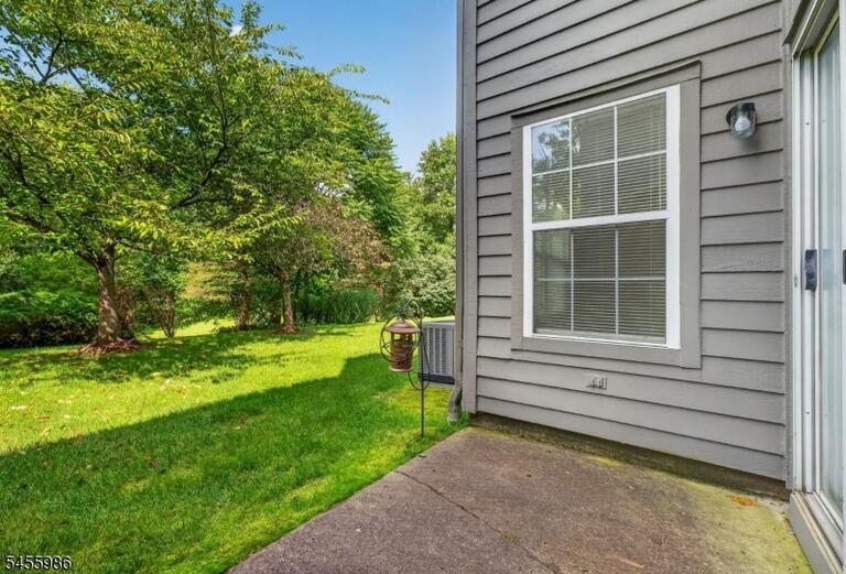 Property listing MLS 4049102 photo 29
