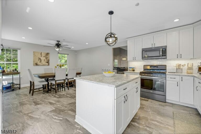 Property listing MLS 4049109 photo 13