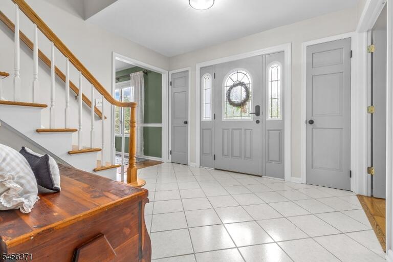 Property listing MLS 4049111 photo 3
