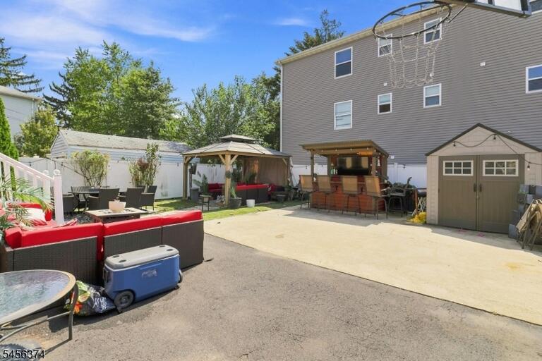 Property listing MLS 4049117 photo 24