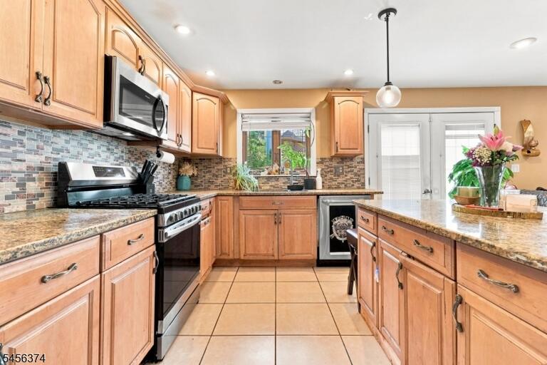 Property listing MLS 4049117 photo 8