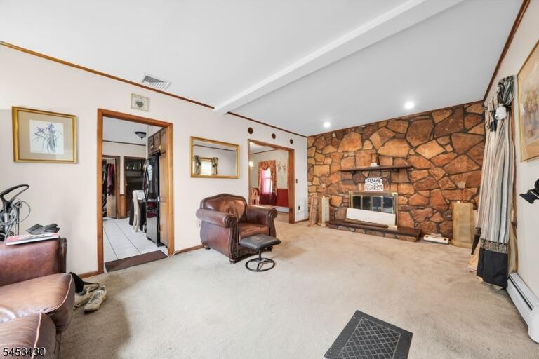 Property listing MLS 4049124 photo 3
