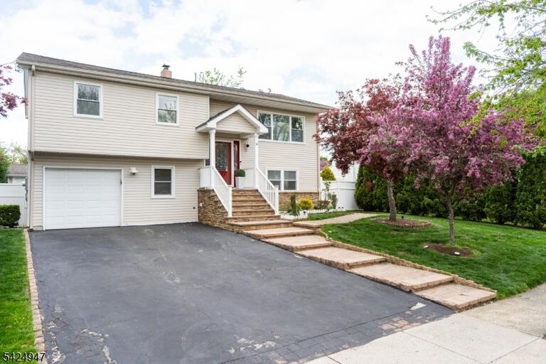 Property listing MLS 4049131 photo 1