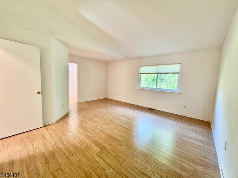 Property listing MLS 4049155 photo 13
