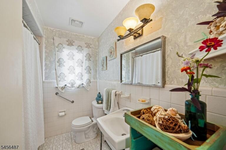 Property listing MLS 4049174 photo 13