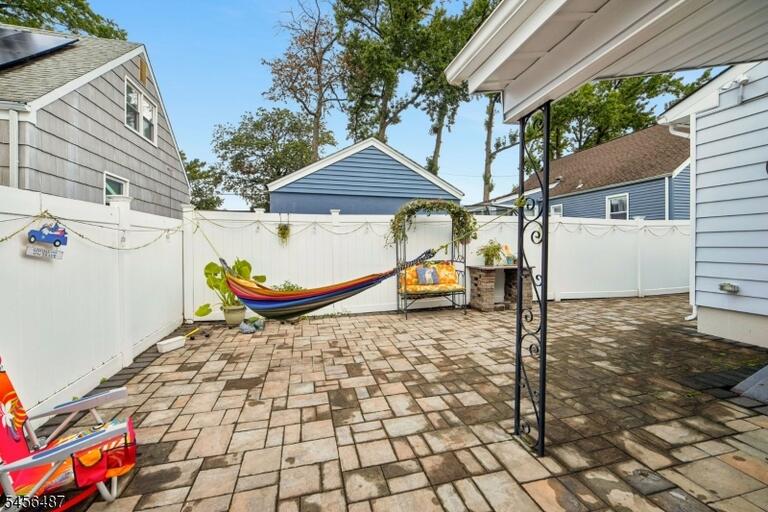 Property listing MLS 4049174 photo 17