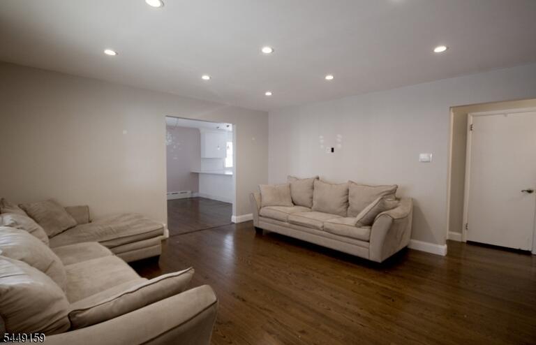 Property listing MLS 4049178 photo 2