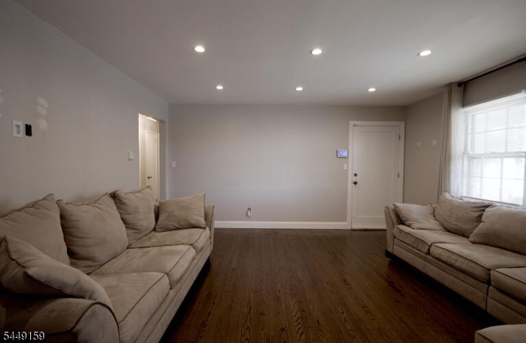 Property listing MLS 4049178 photo 4