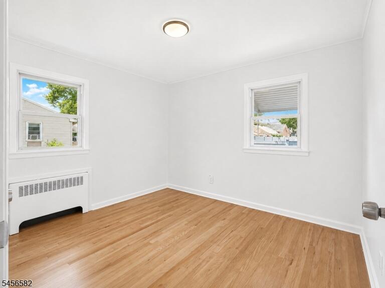 Property listing MLS 4049194 photo 13