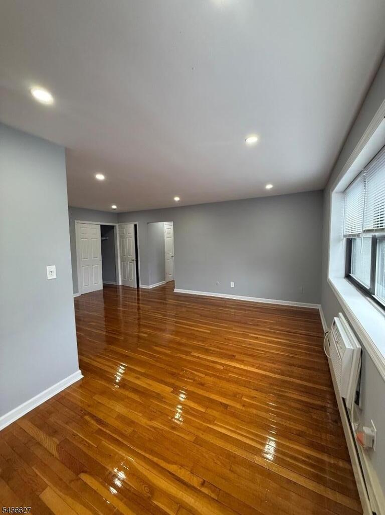 Property listing MLS 4049236 photo 2