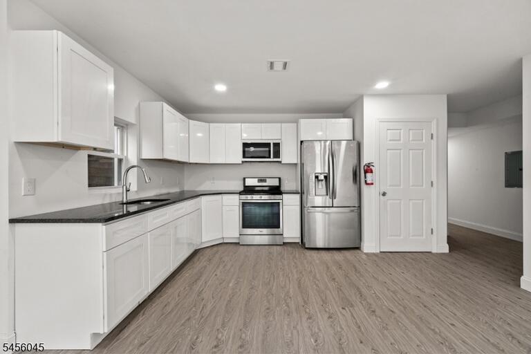 Property listing MLS 4049262 photo 1