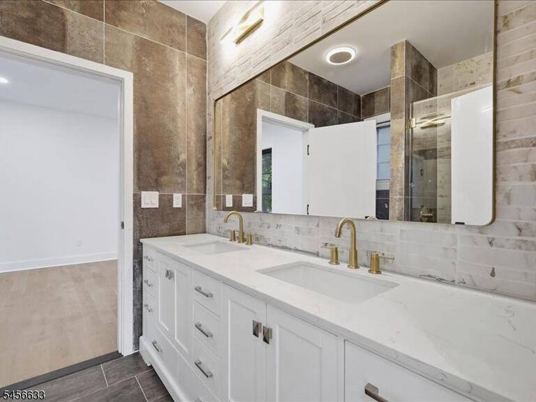 Property listing MLS 4049267 photo 25