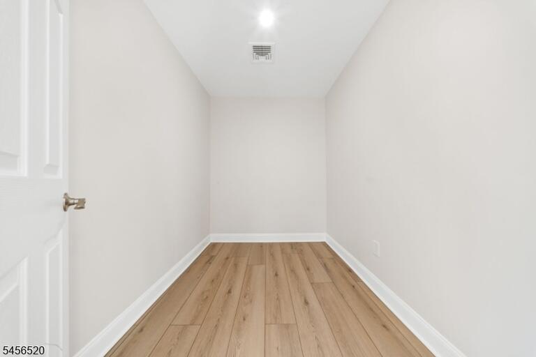 Property listing MLS 4049268 photo 22