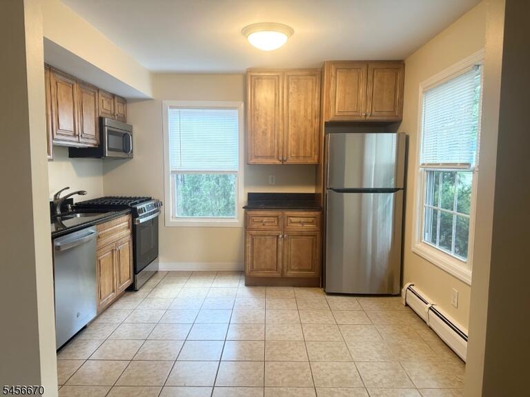 Property listing MLS 4049276 photo 3