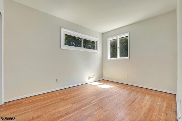 Property listing MLS 4049287 photo 15