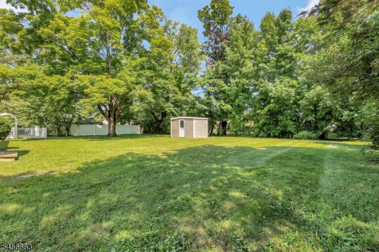 Property listing MLS 4049287 photo 24