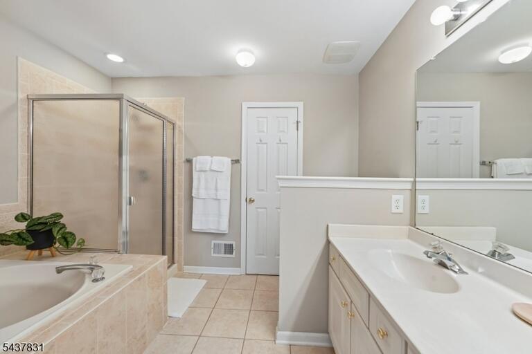 Property listing MLS 4049316 photo 30