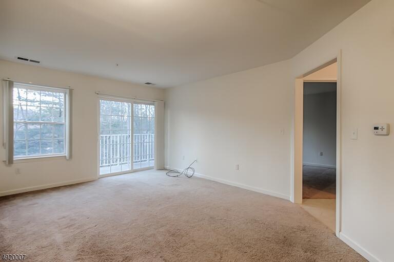 Property listing MLS 4049331 photo 4