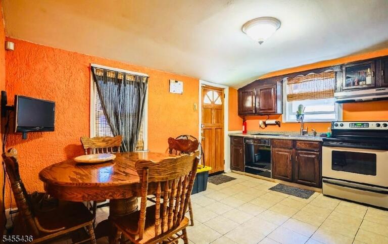 Property listing MLS 4049338 photo 7
