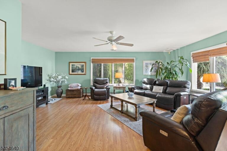 Property listing MLS 4049350 photo 22