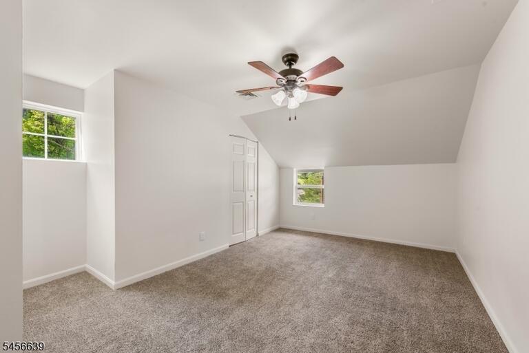 Property listing MLS 4049356 photo 9