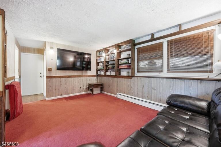 Property listing MLS 4049376 photo 13